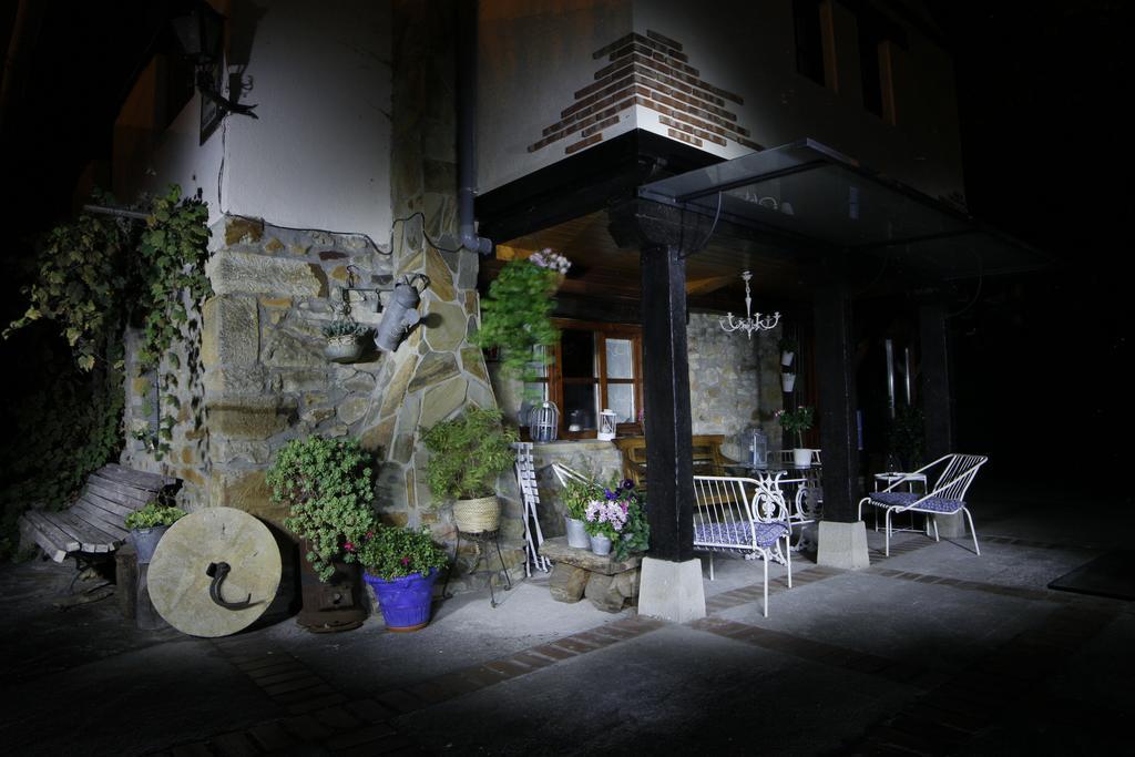 Agroturismo Ibarra Guest House อามอเรเบียตา-เอตชาโน ภายนอก รูปภาพ